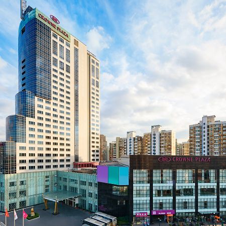 上海外高桥皇冠假日酒店 外观 照片