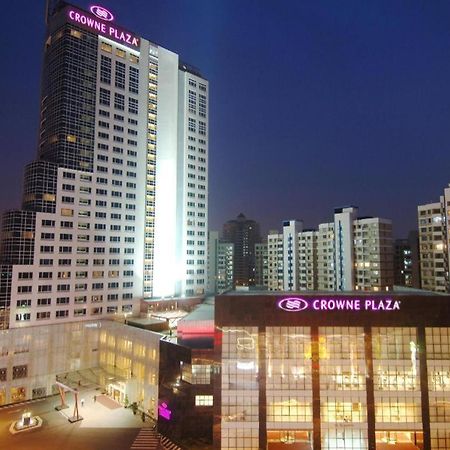 上海外高桥皇冠假日酒店 外观 照片