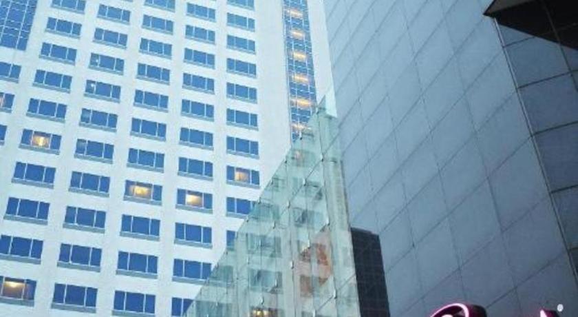 上海外高桥皇冠假日酒店 外观 照片